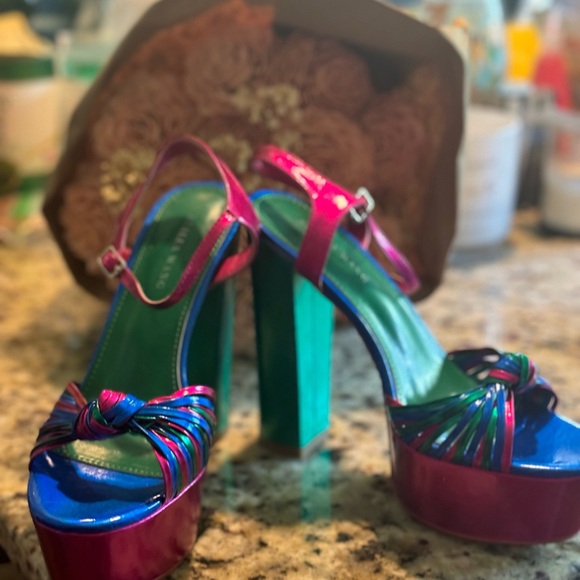 Azalea, Wang triple color platform heels, 7 - Picture 1 of 4